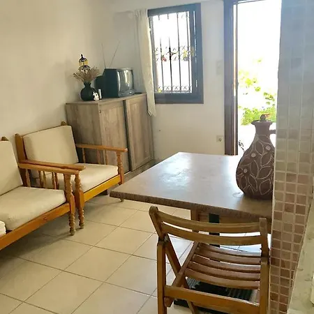 Eda's Olive Apartment
